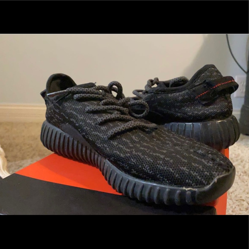 yeezys black and cheap